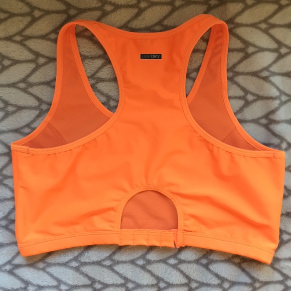 puma pro-tech sports bra - Picture 2 of 4